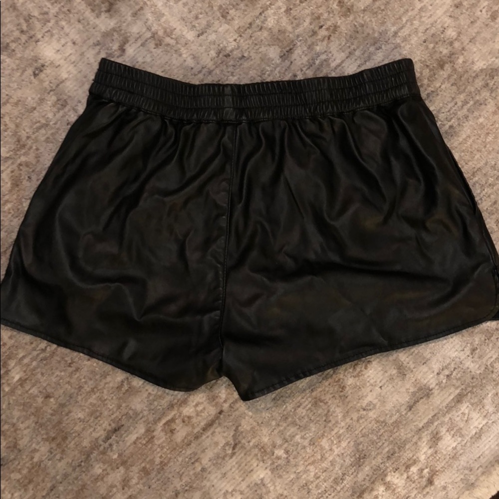 H&M faux leather shorts - Picture 2 of 3